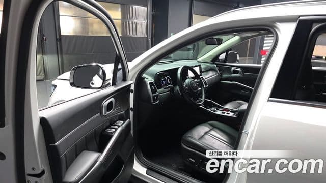 Kia Sorento 2021 — Photo 16/20