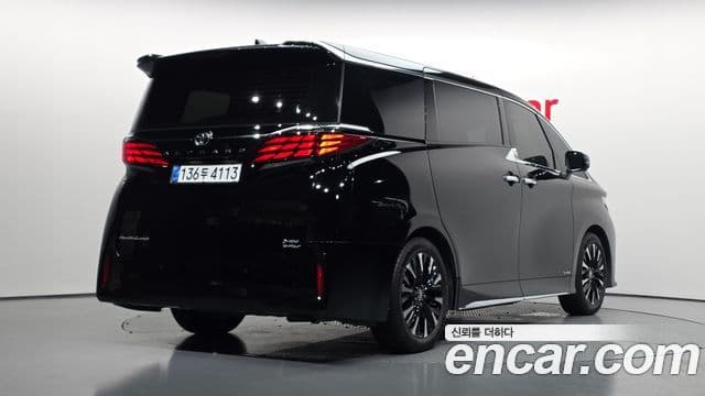 Toyota Alphard 2025 — Фото 2/20