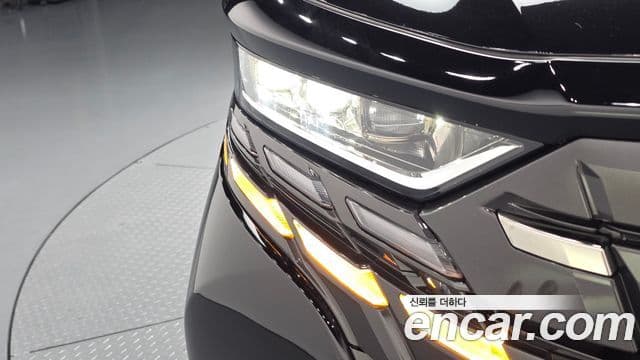 Toyota Alphard 2025 — Şəkil 17/36