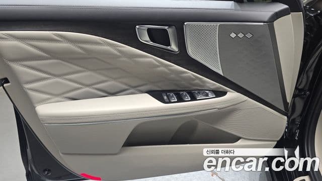 Kia K8 2023 — Şəkil 20/31