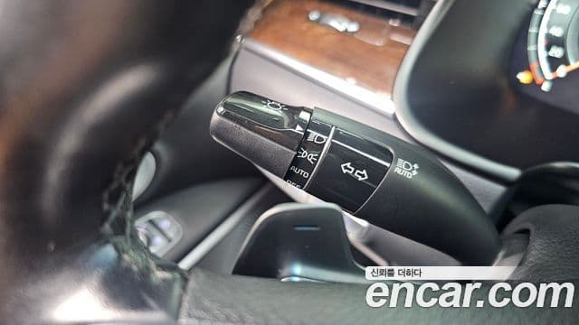 Kia The K9 2018 — ფოტო 16/38