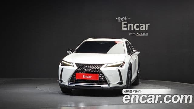 Lexus UX250h 2023 — Фото 3/20