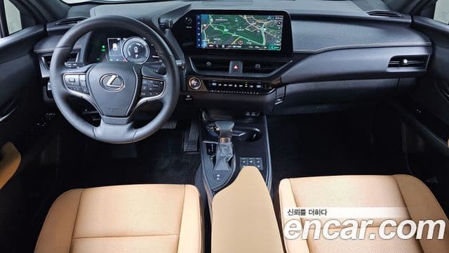 Lexus UX250h 2023 — Фото 7/20