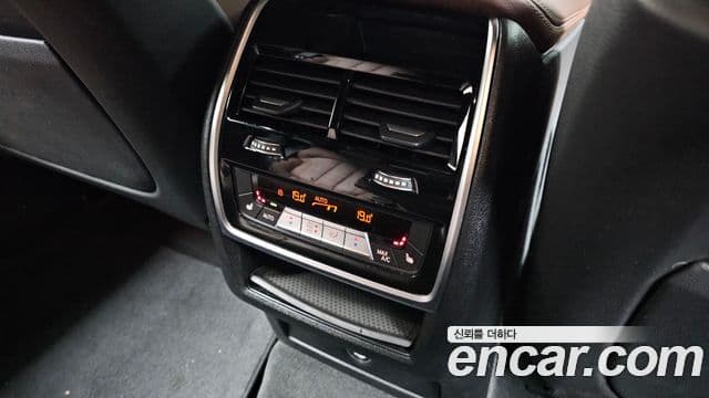 BMW X6 2020 — Şəkil 21/31