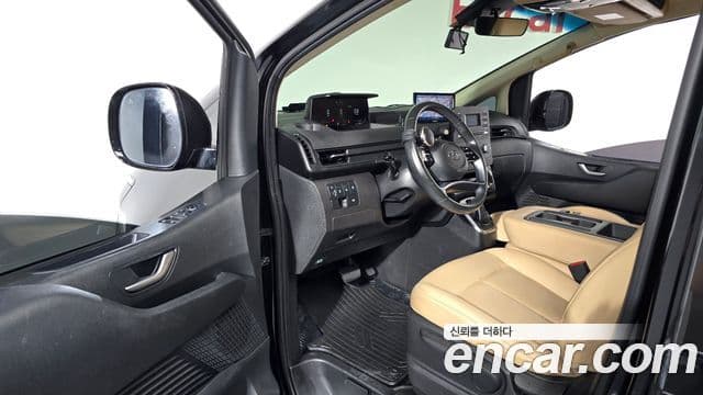 Hyundai Staria 2021 — Фото 10/20