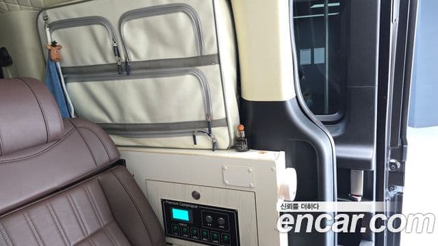 Hyundai Staria 2021 — Фото 18/20