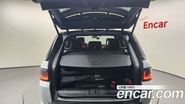 Land Rover Range Rover Sport 2019 — Photo 12/20