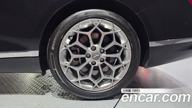 Genesis G80 2022 — Şəkil 13/35