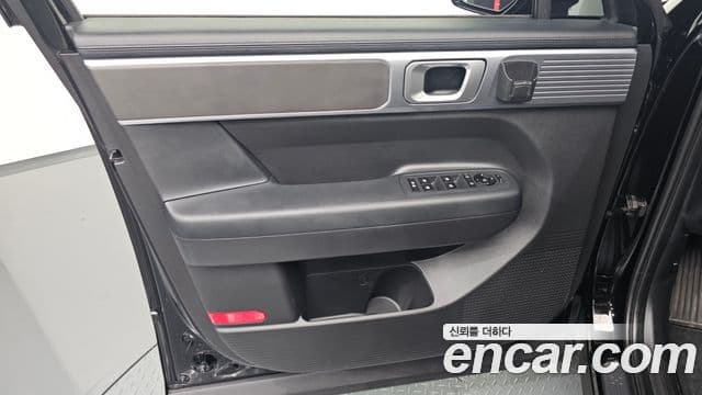 Hyundai Santa Fe 2025 — Photo 16/32