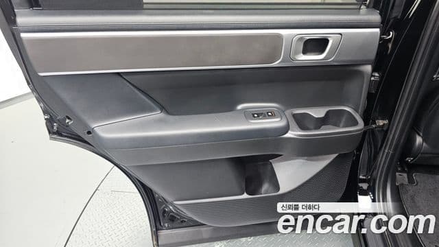 Hyundai Santa Fe 2025 — Photo 28/32