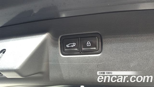 Hyundai Santa Fe 2025 — Photo 21/32