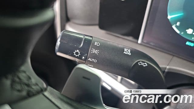 Hyundai Santa Fe 2025 — Photo 17/32