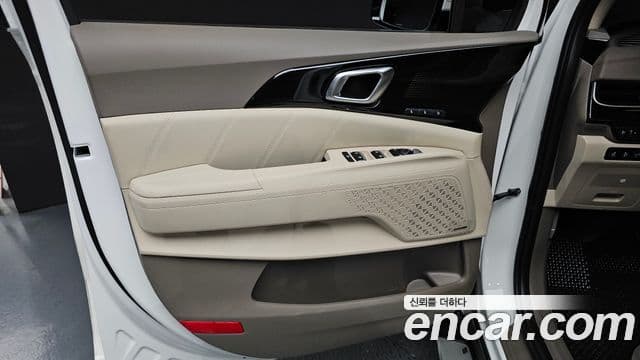 Kia Carnival 2024 — Photo 19/35