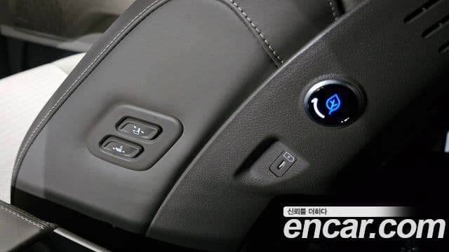 Kia Carnival 2024 — Photo 28/35