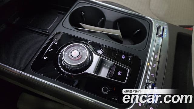 Kia Carnival 2024 — Фото 8/20