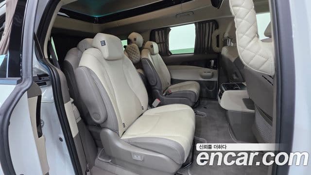 Kia Carnival 2024 — Фото 18/20