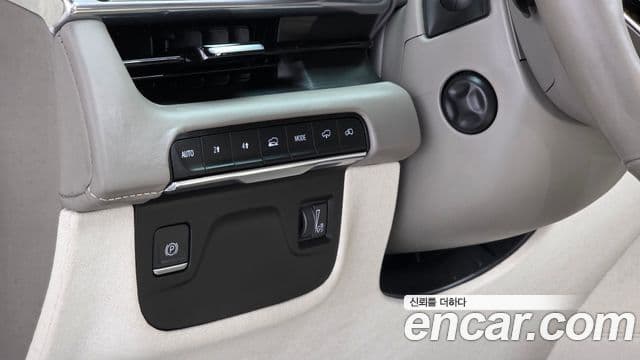 Cadillac Escalade 2021 — Photo 14/20