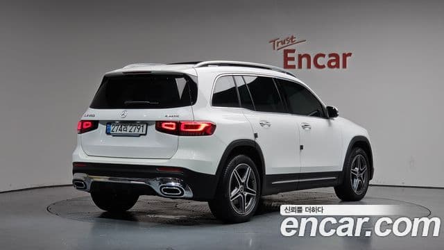 Mercedes-Benz GLB-Class 2023 — Фото 2/20