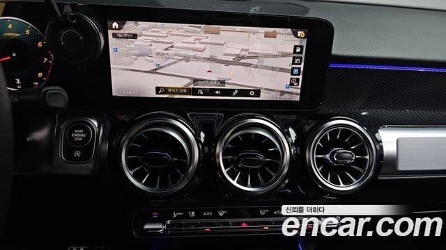 Mercedes-Benz GLB-Class 2023 — Фото 14/20