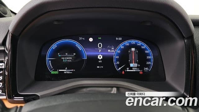 Toyota Camry 2025 — ფოტო 21/33