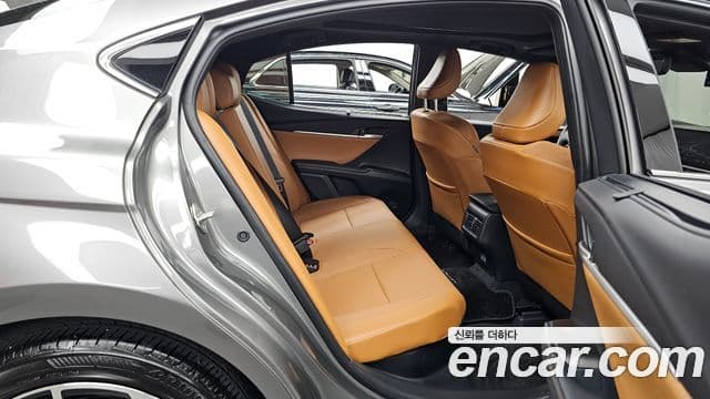 Toyota Camry 2025 — ფოტო 23/33