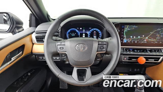 Toyota Camry 2025 — ფოტო 10/33