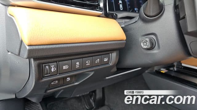 Toyota Camry 2025 — ფოტო 11/33