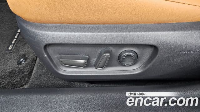 Toyota Camry 2025 — ფოტო 20/33