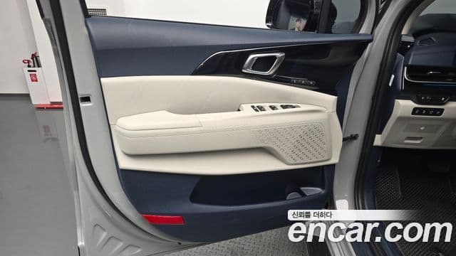 Kia Carnival 2025 — ფოტო 38/38