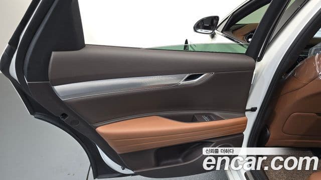 Genesis G80 2022 — Şəkil 13/30