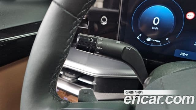 Hyundai Grandeur Hybrid 2023 — Photo 16/20