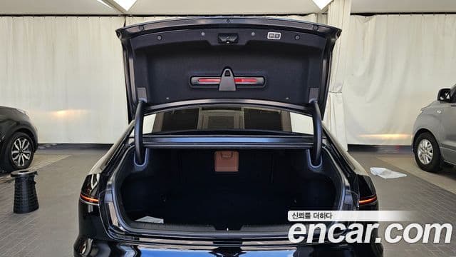 Hyundai Grandeur Hybrid 2023 — Photo 18/20