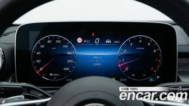 Mercedes-Benz E-Class 2025 — Фото 7/11