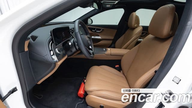 Mercedes-Benz E-Class 2025 — ფოტო 7/19