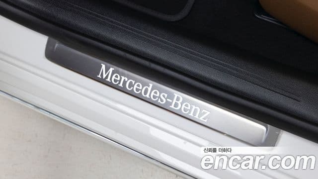 Mercedes-Benz E-Class 2025 — ფოტო 17/19