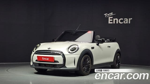 Mini Cooper Convertible 2024 — Фото 1/20