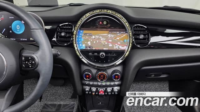 Mini Cooper Convertible 2024 — Фото 14/20