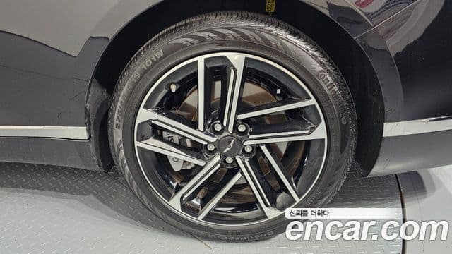 Genesis G80 2025 — Photo 27/32