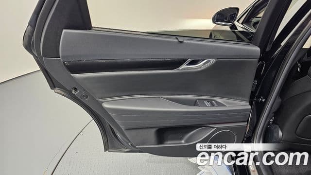 Genesis G80 2025 — Photo 21/32