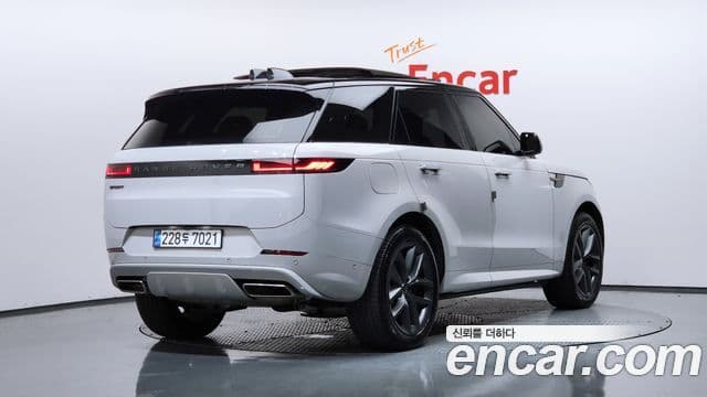Land Rover Range Rover Sport 2025 — Фото 2/20