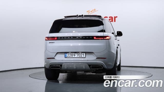 Land Rover Range Rover Sport 2025 — Фото 4/20