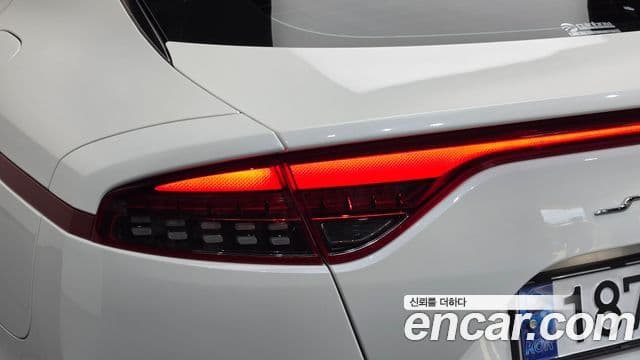 Kia Stinger Meister 2021 — Photo 25/35