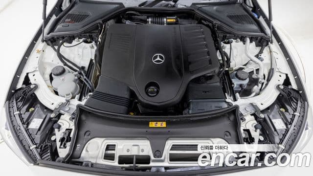 Mercedes-Benz E-Class 2025 — Photo 2/19