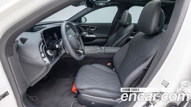 Mercedes-Benz E-Class 2025 — Photo 18/19