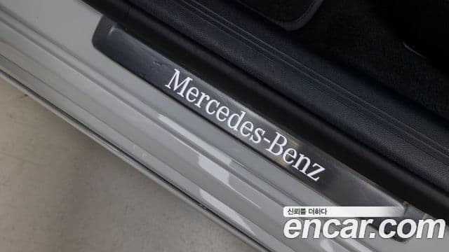 Mercedes-Benz E-Class 2025 — Photo 7/19