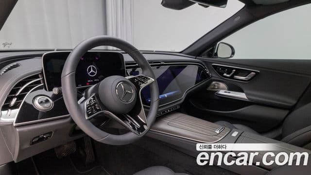 Mercedes-Benz E-Class 2025 — Photo 3/19