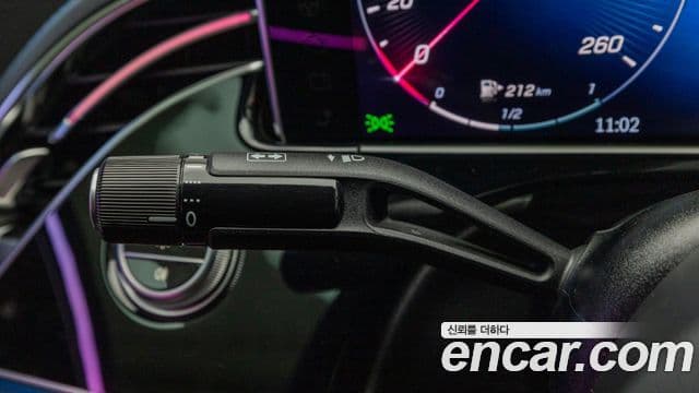 Mercedes-Benz E-Class 2025 — Photo 12/19