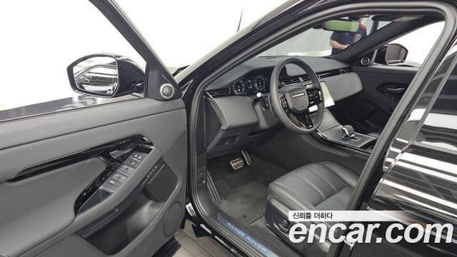 Land Rover Range Rover Evoque 2024 — Photo 22/32
