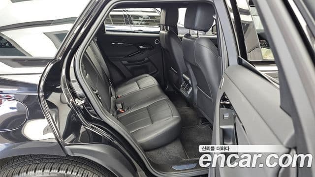 Land Rover Range Rover Evoque 2024 — Photo 21/32