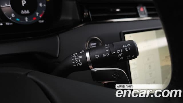 Land Rover Range Rover Evoque 2024 — Photo 25/32